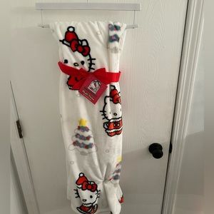 Hello Kitty Christmas Blanket